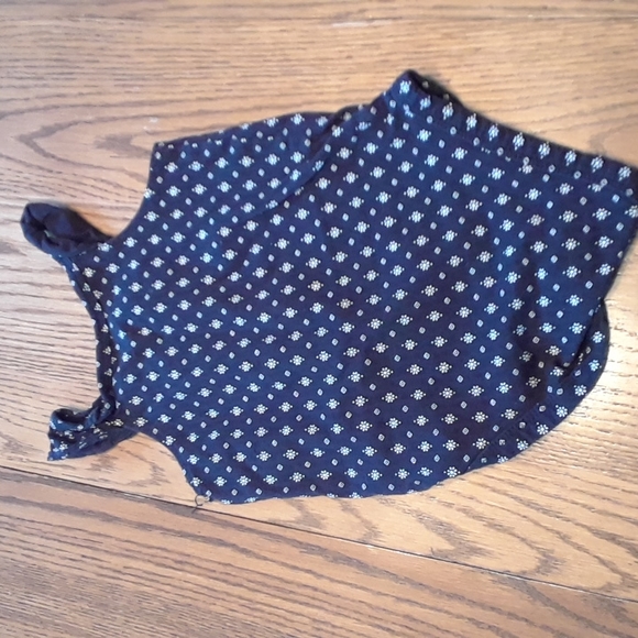 Size 9 months Carter's baby girls tank top onesie - Picture 4 of 9